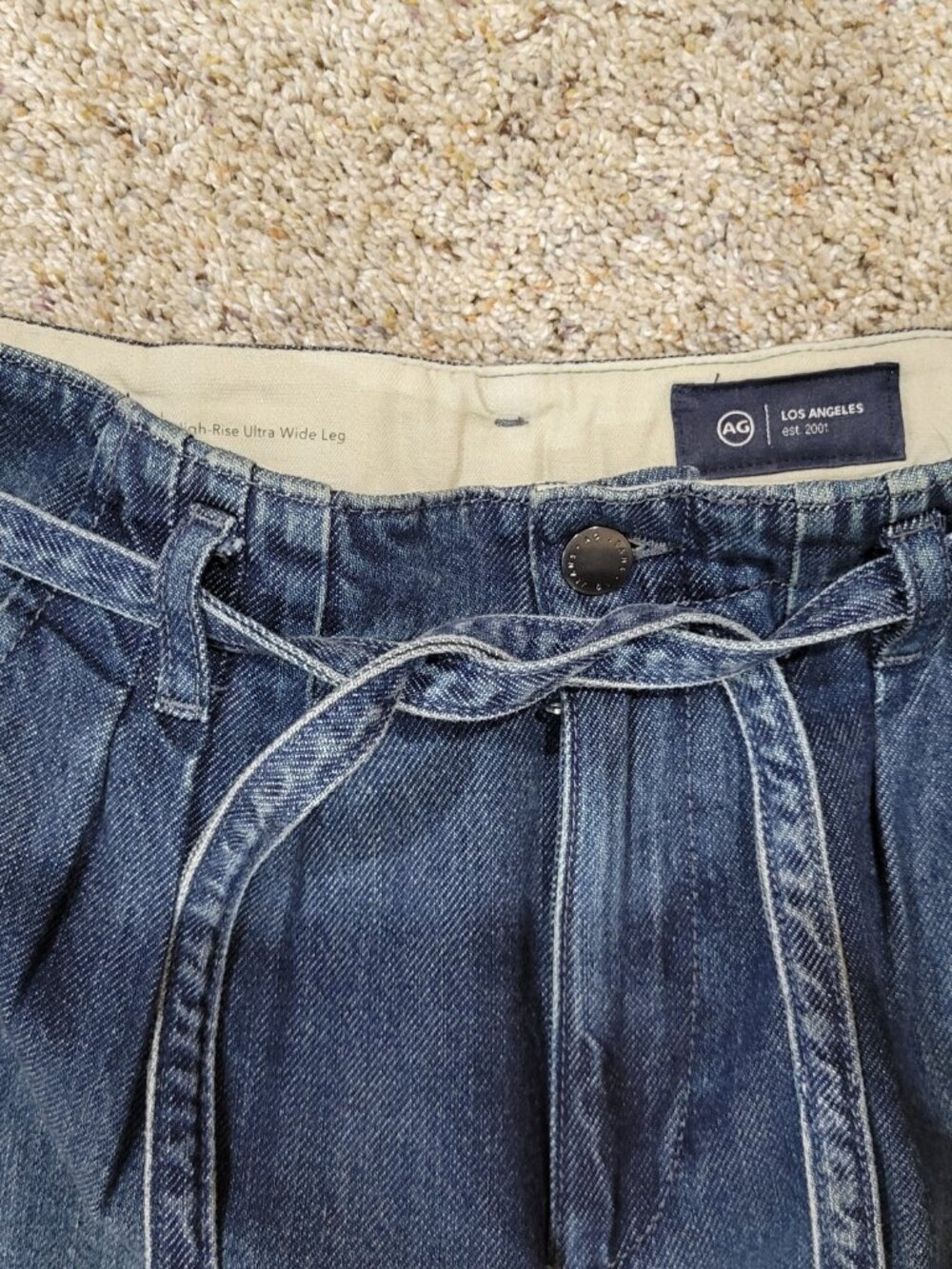 AG High Waist Pleated Belted jeans - size 24 - Picture 2 of 3